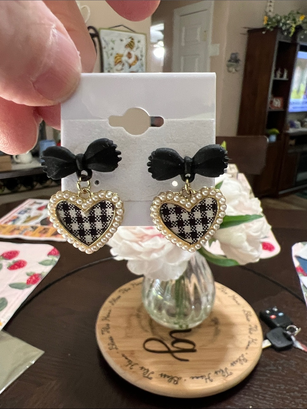 New Bow & Pearl Heart Drop Earrings - Black Houndstooth
